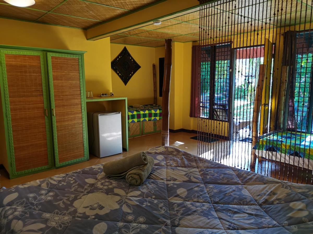 Ravenala Beach Bungalows Moalboal Exterior foto