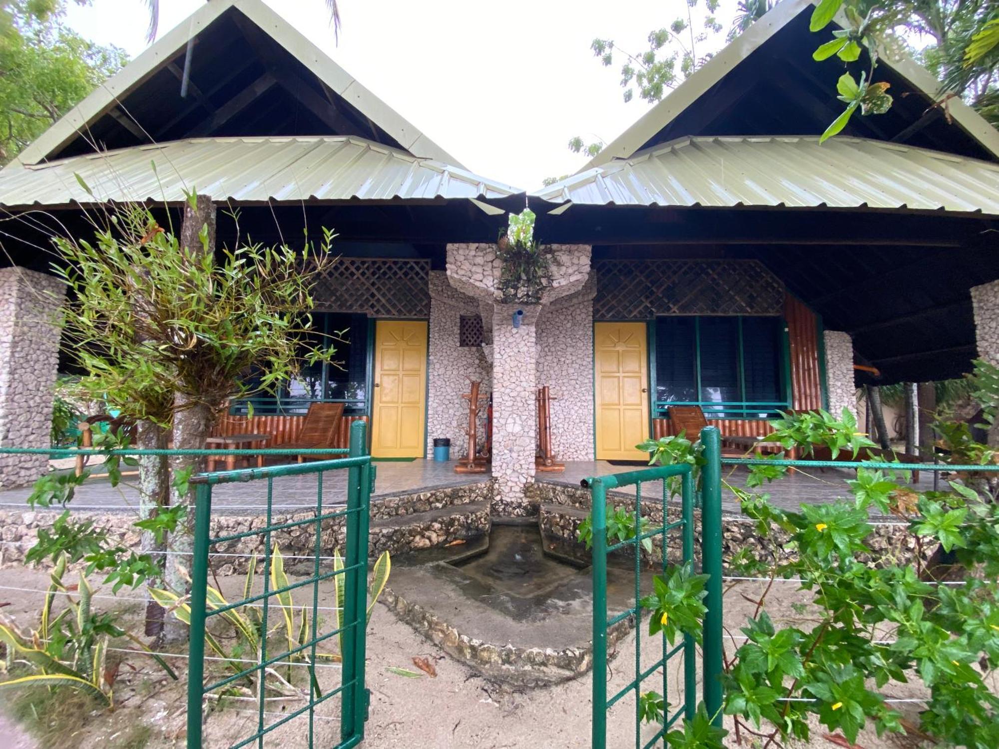 Ravenala Beach Bungalows Moalboal Exterior foto